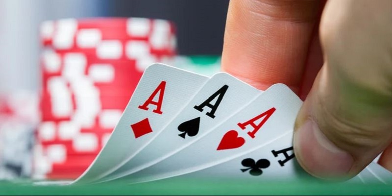 tradicinis-kortų-žaidimas-lošimas-su-kortomis